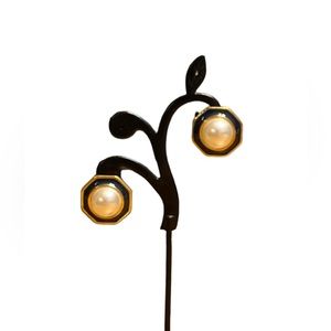 ✨ 3/$15 ✨ Gold Tone Navy and Pearl Earrings